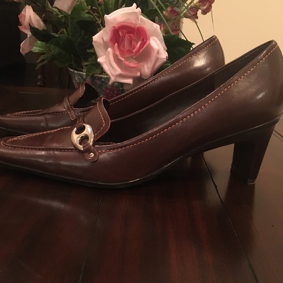 Enzo Angiolini Dark Brown Leather Heels - Picture 2 of 7